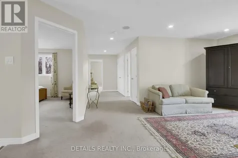 7 Stonecroft Terrace Ottawa ON K2K 2V1