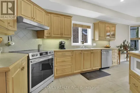 7 Stonecroft Terrace Ottawa ON K2K 2V1