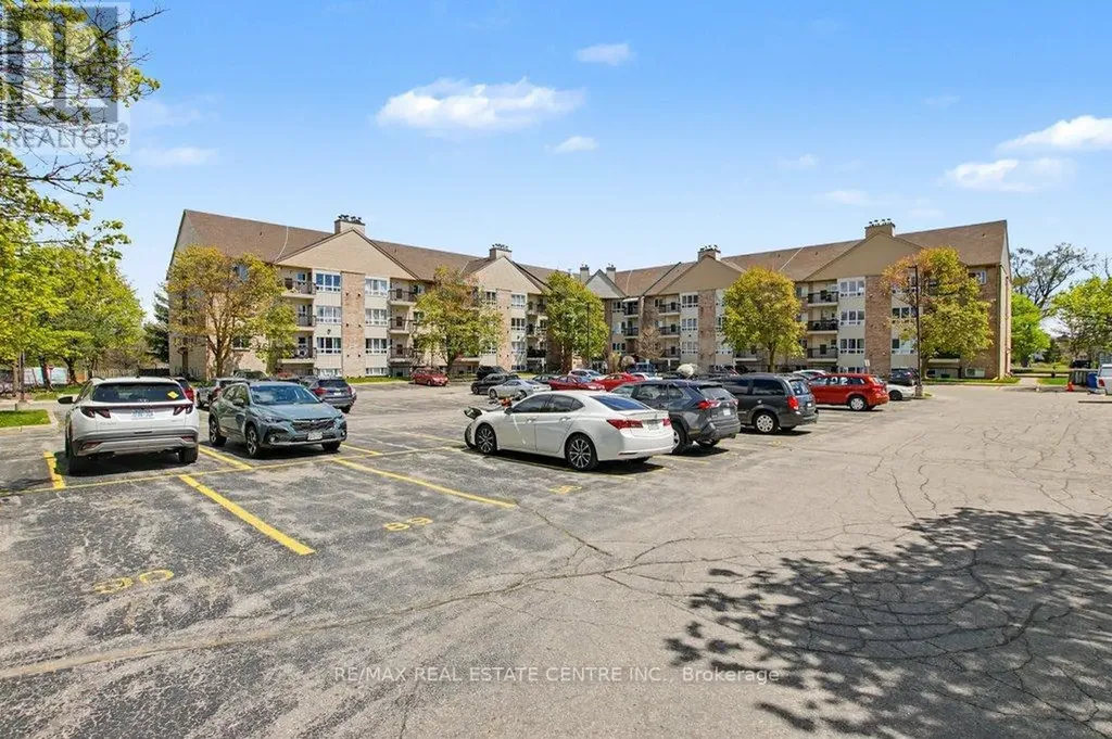 15 Hofstetter Avenue Kitchener ON N2A 3Z7