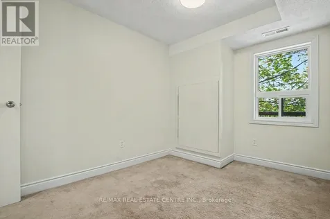 15 Hofstetter Avenue Kitchener ON N2A 3Z7