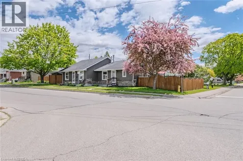36 Crandell Avenue Brantford ON N3S 1C9