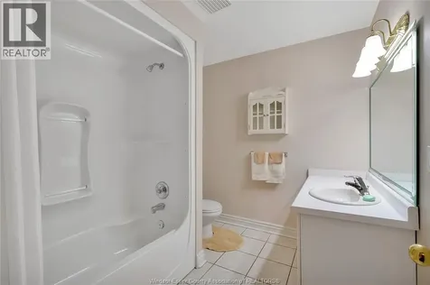 233 Crystal Bay Drive Amherstburg ON N9V 4A6