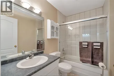 233 Crystal Bay Drive Amherstburg ON N9V 4A6