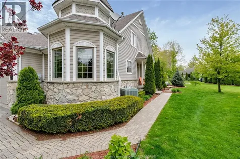 233 Crystal Bay Drive Amherstburg ON N9V 4A6