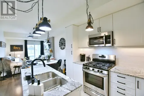 17 Spooner Crescent Collingwood ON L9Y 1T3