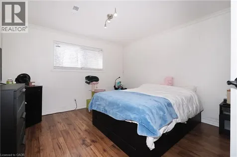 163 Pinegrove Crescent Waterloo ON N2L 4T9
