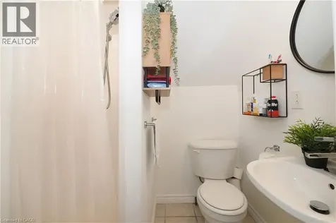 163 Pinegrove Crescent Waterloo ON N2L 4T9