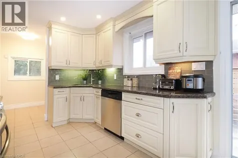 163 Pinegrove Crescent Waterloo ON N2L 4T9