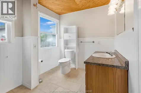 315 Mcnaughton Avenue East Chatham ON N7L 2G7