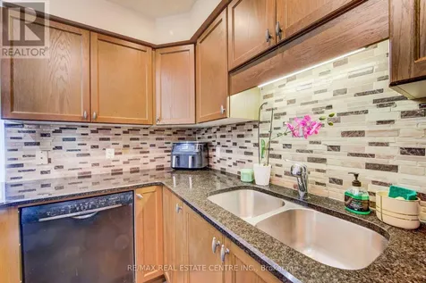 330 Dearborn Boulevard Waterloo ON N2J 4Y9
