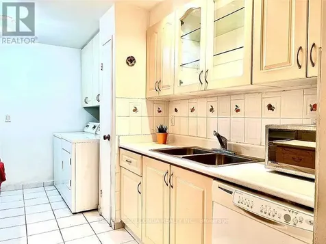 2721 Victoria Park Avenue Toronto (l'amoreaux) ON M1T 3N6