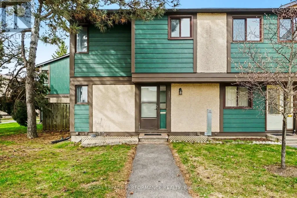 1641 Meadowbrook Road Ottawa ON K1B 4W6