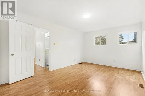 1641 Meadowbrook Road Ottawa ON K1B 4W6
