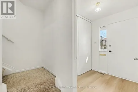1641 Meadowbrook Road Ottawa ON K1B 4W6