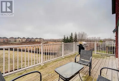 83 Kane Crescent Aurora ON L4G 0C6