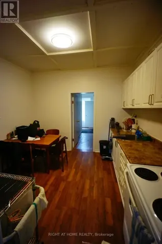 122 Eccles Street South Ottawa ON K1R 6S8