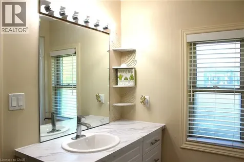 4935 Willmott Street Niagara Falls ON L2E 1Z6
