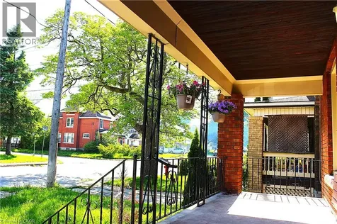 4935 Willmott Street Niagara Falls ON L2E 1Z6