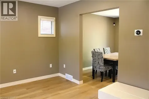 4935 Willmott Street Niagara Falls ON L2E 1Z6