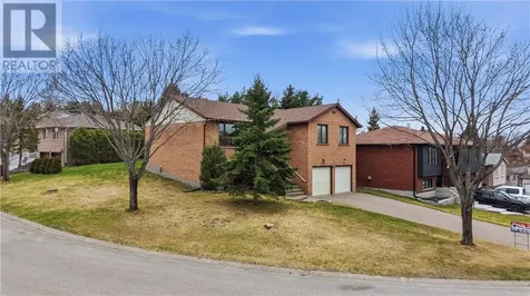 61 Crater Crescent Sudbury ON P3E 5Y6