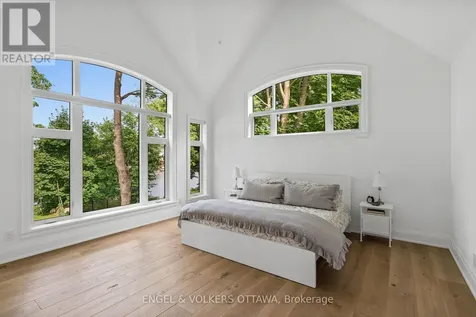 6117 James Bell Drive Ottawa ON K4M 1B3