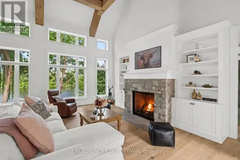 6117 James Bell Drive Ottawa ON K4M 1B3