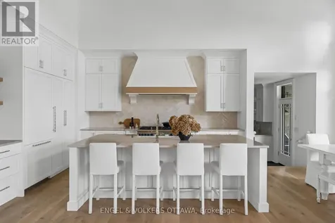 6117 James Bell Drive Ottawa ON K4M 1B3