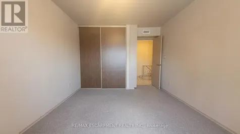 325 Fairview Drive Brantford ON N3R 2X3