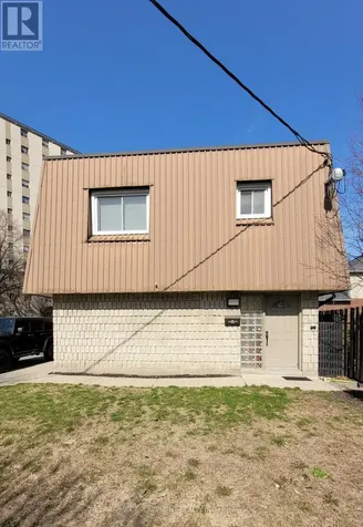 325 Fairview Drive Brantford ON N3R 2X3