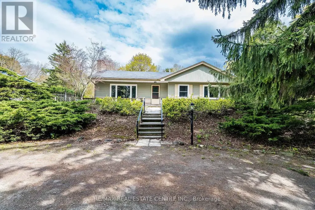 1368 2 Sideroad Burlington ON L7P 0G9