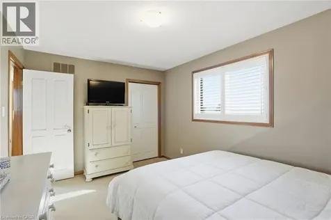 32 Highbury Drive Stoney Creek ON L8J 2T4