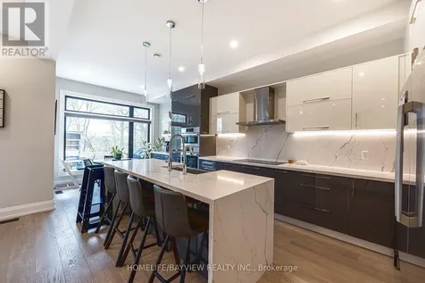 16 Windsor Drive Whitchurch-stouffville ON L4A 7X3