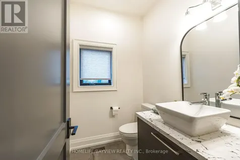 16 Windsor Drive Whitchurch-stouffville ON L4A 7X3
