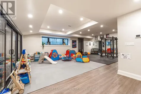 16 Windsor Drive Whitchurch-stouffville ON L4A 7X3