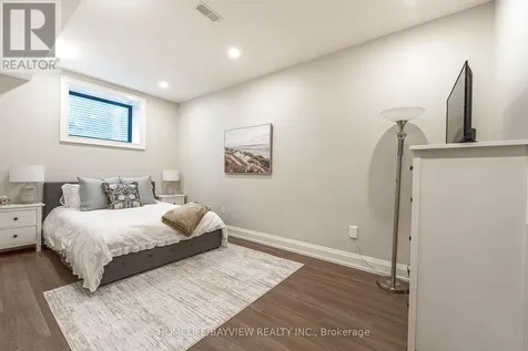 16 Windsor Drive Whitchurch-stouffville ON L4A 7X3