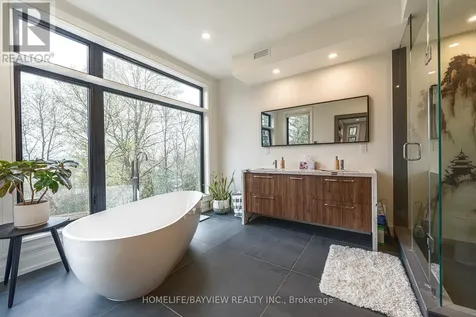 16 Windsor Drive Whitchurch-stouffville ON L4A 7X3