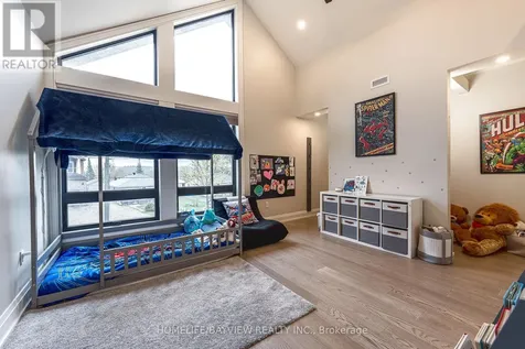 16 Windsor Drive Whitchurch-stouffville ON L4A 7X3
