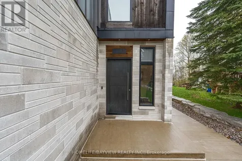 16 Windsor Drive Whitchurch-stouffville ON L4A 7X3
