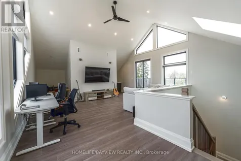 16 Windsor Drive Whitchurch-stouffville ON L4A 7X3