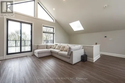 16 Windsor Drive Whitchurch-stouffville ON L4A 7X3