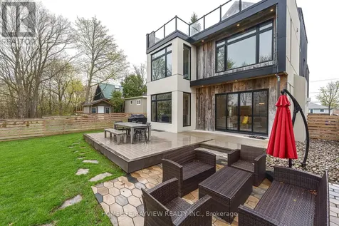 16 Windsor Drive Whitchurch-stouffville ON L4A 7X3