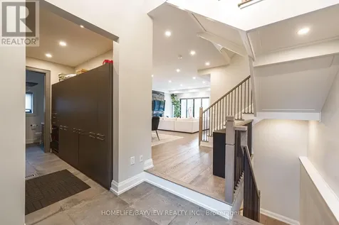 16 Windsor Drive Whitchurch-stouffville ON L4A 7X3