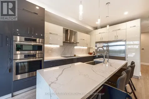 16 Windsor Drive Whitchurch-stouffville ON L4A 7X3