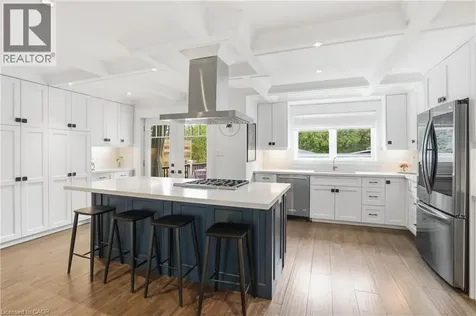 735 George Street Burlington ON L7R 2V8