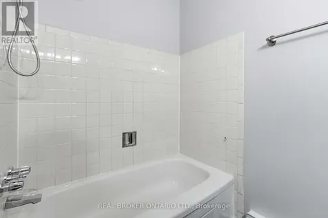 1306 Valley Drive Oshawa (lakeview) ON L1J 7J7
