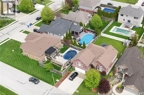 242 Donald Crescent Belle River ON N8L 0P2