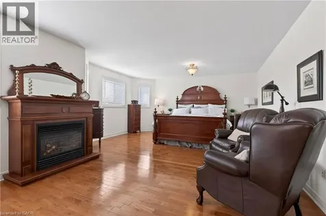 29 Gaines Avenue Dundas ON L9H 7M4