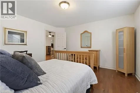 29 Gaines Avenue Dundas ON L9H 7M4