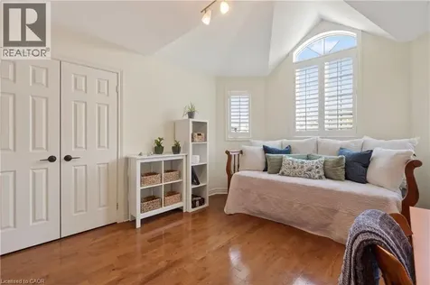 29 Gaines Avenue Dundas ON L9H 7M4