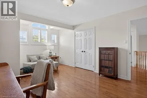 29 Gaines Avenue Dundas ON L9H 7M4
